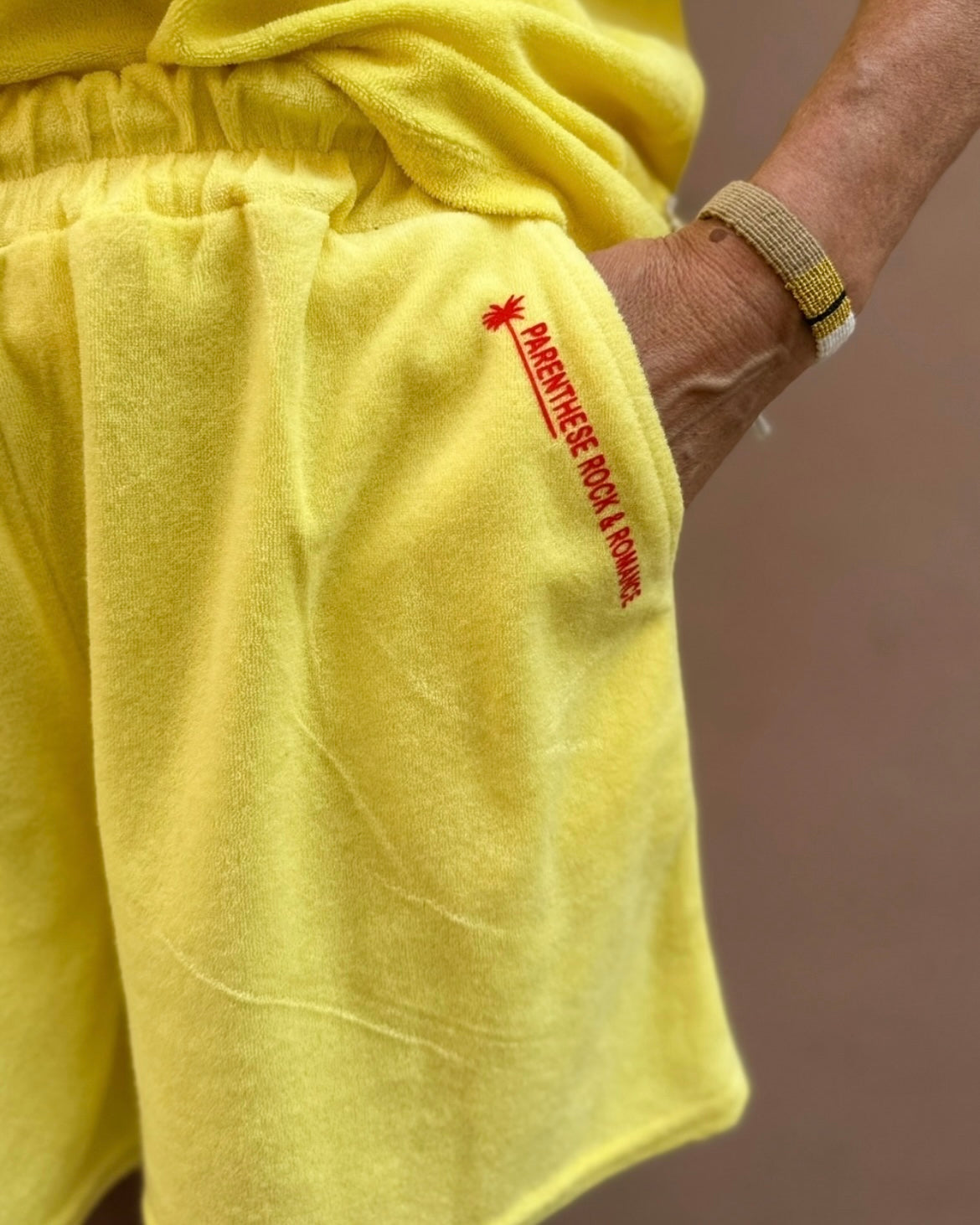 SHORT BOB JAUNE
